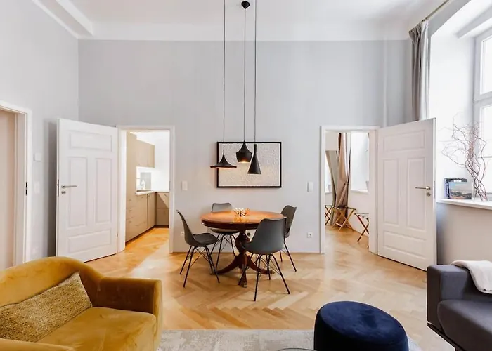 Appartement Center Apt In Best Area Near Park & Danube 20'to Airport Wenen