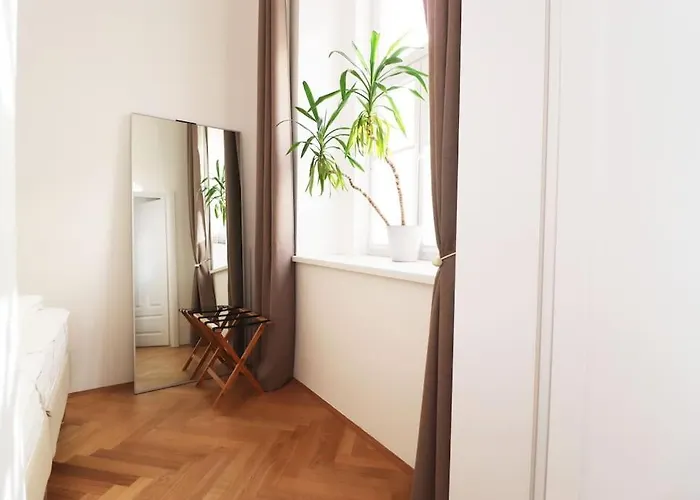 Center Apt In Best Area Near Park & Danube 20'to Airport * Wenen