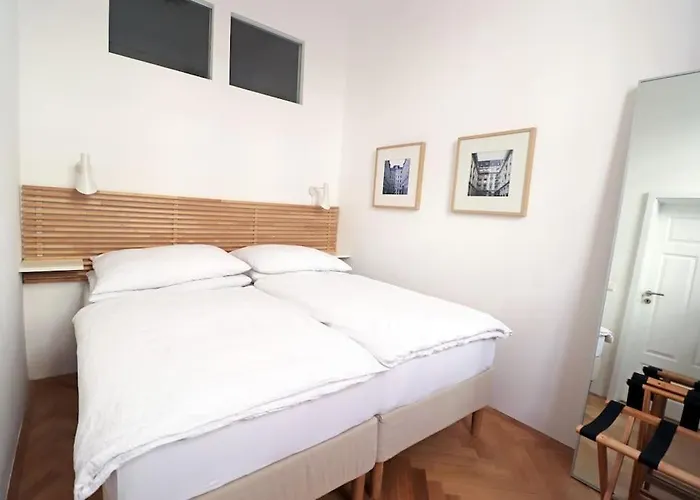Center Apt In Best Area Near Park & Danube 20'to Airport Appartement *