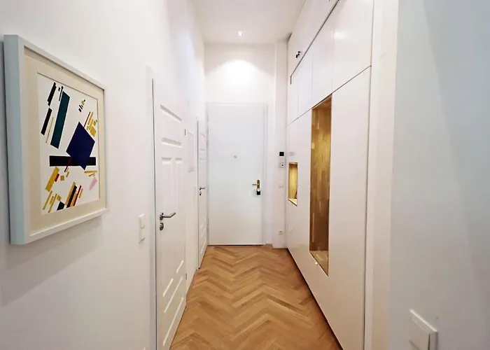 Appartement Center Apt In Best Area Near Park & Danube 20'to Airport *